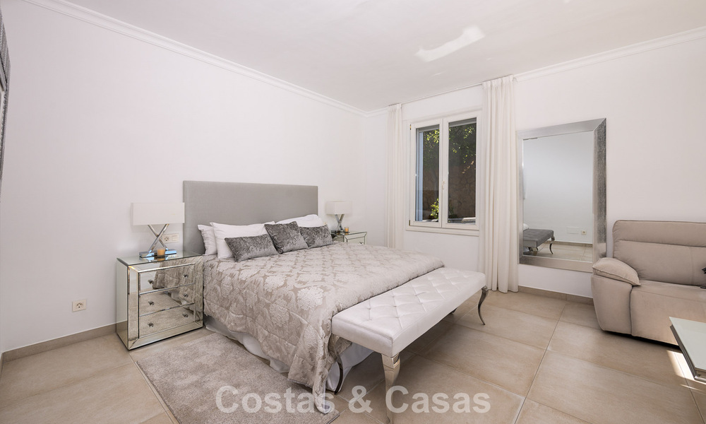 Majestueuze modern gerenoveerde villa met panoramisch zeezicht te koop op een royaal perceel ten oosten van Marbella centrum 796504