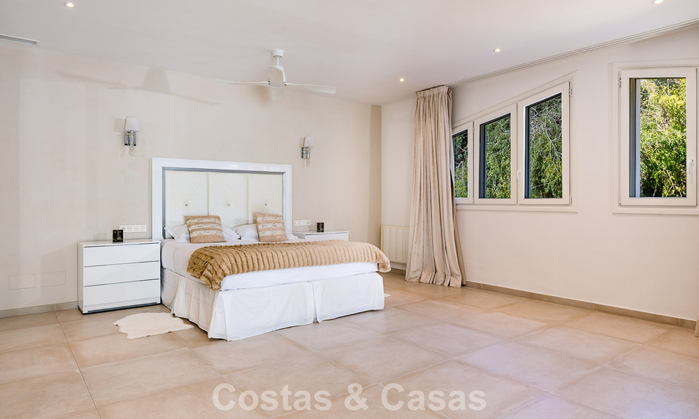 Majestueuze modern gerenoveerde villa met panoramisch zeezicht te koop op een royaal perceel ten oosten van Marbella centrum 796519