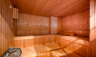 Majestueuze modern gerenoveerde villa met panoramisch zeezicht te koop op een royaal perceel ten oosten van Marbella centrum 796523 