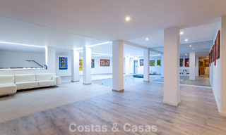 Majestueuze modern gerenoveerde villa met panoramisch zeezicht te koop op een royaal perceel ten oosten van Marbella centrum 796525 