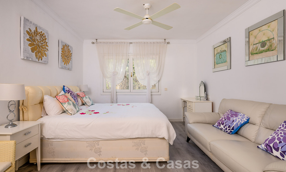 Majestueuze modern gerenoveerde villa met panoramisch zeezicht te koop op een royaal perceel ten oosten van Marbella centrum 796533