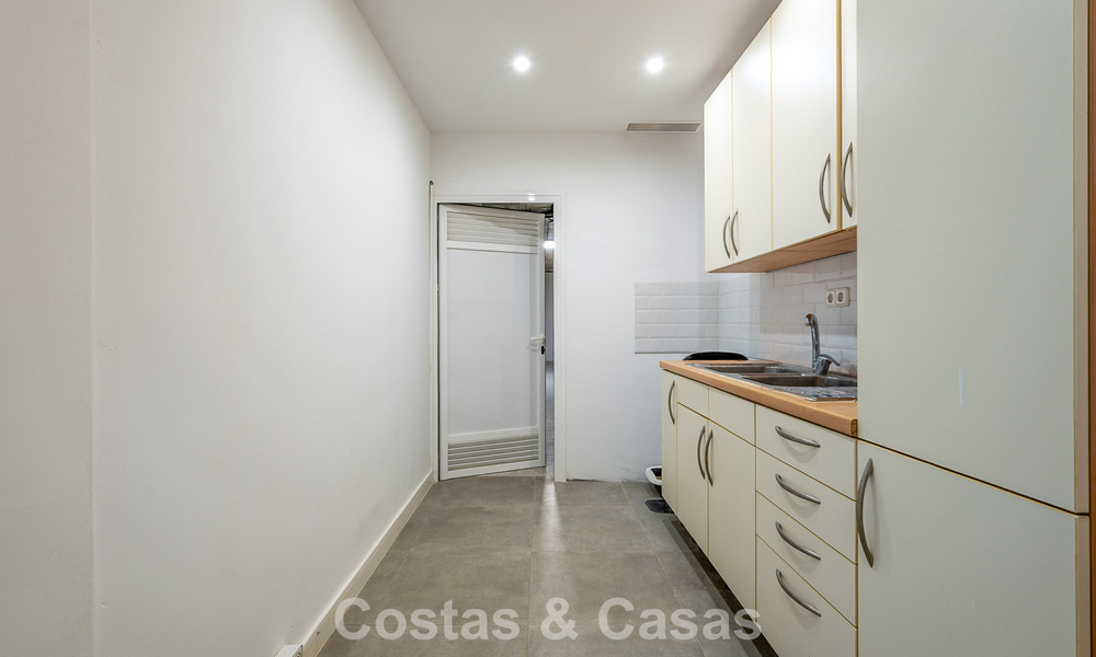 Majestueuze modern gerenoveerde villa met panoramisch zeezicht te koop op een royaal perceel ten oosten van Marbella centrum 796541