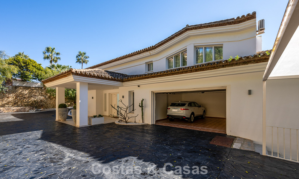 Majestueuze modern gerenoveerde villa met panoramisch zeezicht te koop op een royaal perceel ten oosten van Marbella centrum 796546