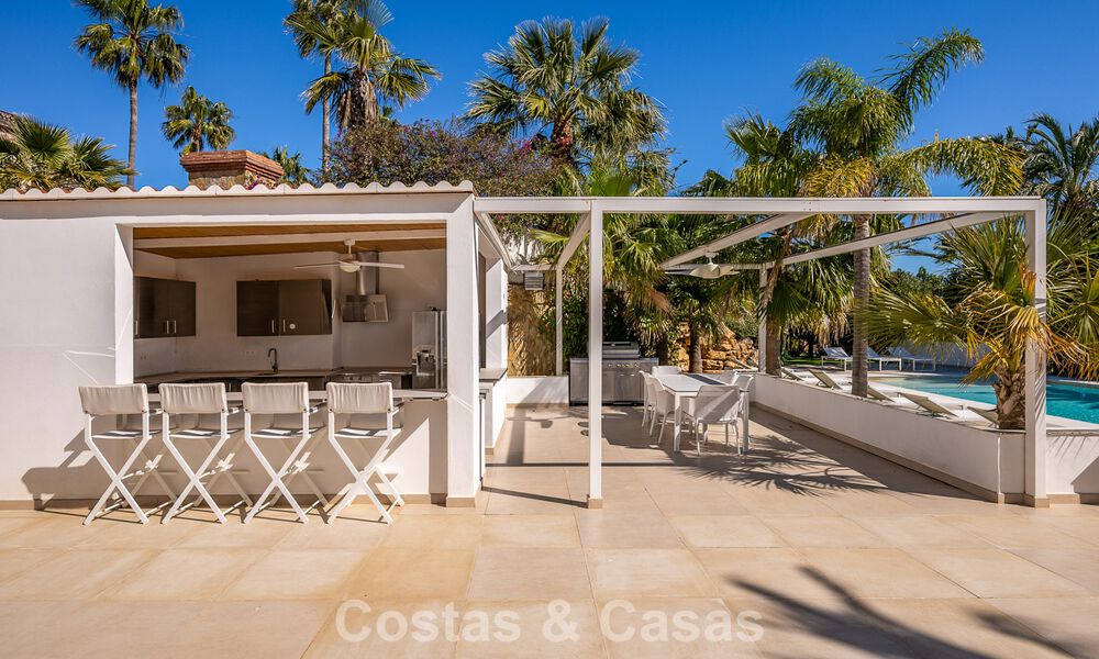 Majestueuze modern gerenoveerde villa met panoramisch zeezicht te koop op een royaal perceel ten oosten van Marbella centrum 796565