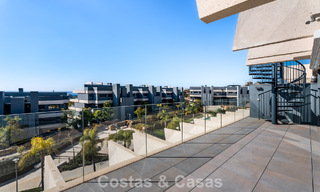 Eigentijds penthouse met zeezicht vanaf het royale dakterras te koop aan de New Golden Mile, tussen Marbella en Estepona 796612 