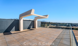 Eigentijds penthouse met zeezicht vanaf het royale dakterras te koop aan de New Golden Mile, tussen Marbella en Estepona 796622 