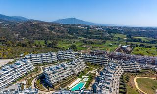 Eigentijds penthouse met zeezicht vanaf het royale dakterras te koop aan de New Golden Mile, tussen Marbella en Estepona 796635 
