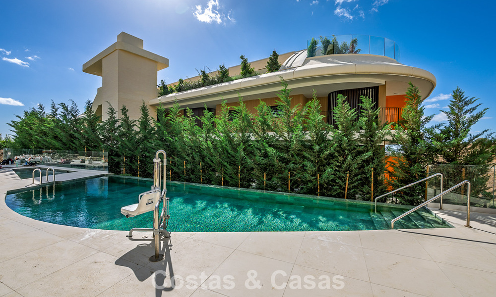 Kwalitatief gelijkvloers appartement met privétuin en zwembad te koop in Fuengirola, Costa del Sol 796581