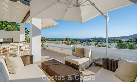 Luxueus duplex penthouse te koop in een gated complex in Nueva Andalucia’s golfvallei, Marbella 796726