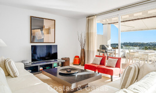 Luxueus duplex penthouse te koop in een gated complex in Nueva Andalucia’s golfvallei, Marbella 796740 