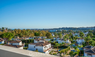 Luxueus duplex penthouse te koop in een gated complex in Nueva Andalucia’s golfvallei, Marbella 796748 