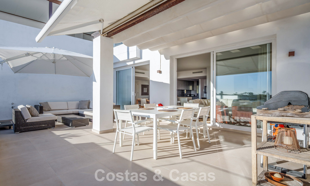 Luxueus duplex penthouse te koop in een gated complex in Nueva Andalucia’s golfvallei, Marbella 796751