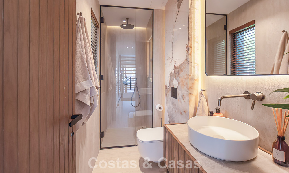 Exclusieve, moderne luxevilla te koop op loopafstand van het strand in het oostelijk deel van Marbella 796886