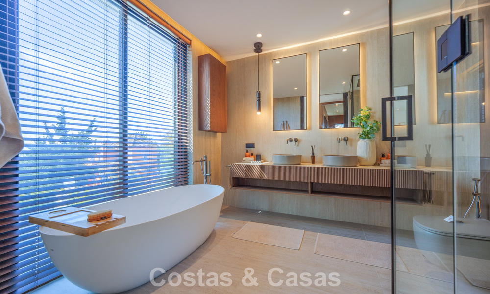 Exclusieve, moderne luxevilla te koop op loopafstand van het strand in het oostelijk deel van Marbella 796899