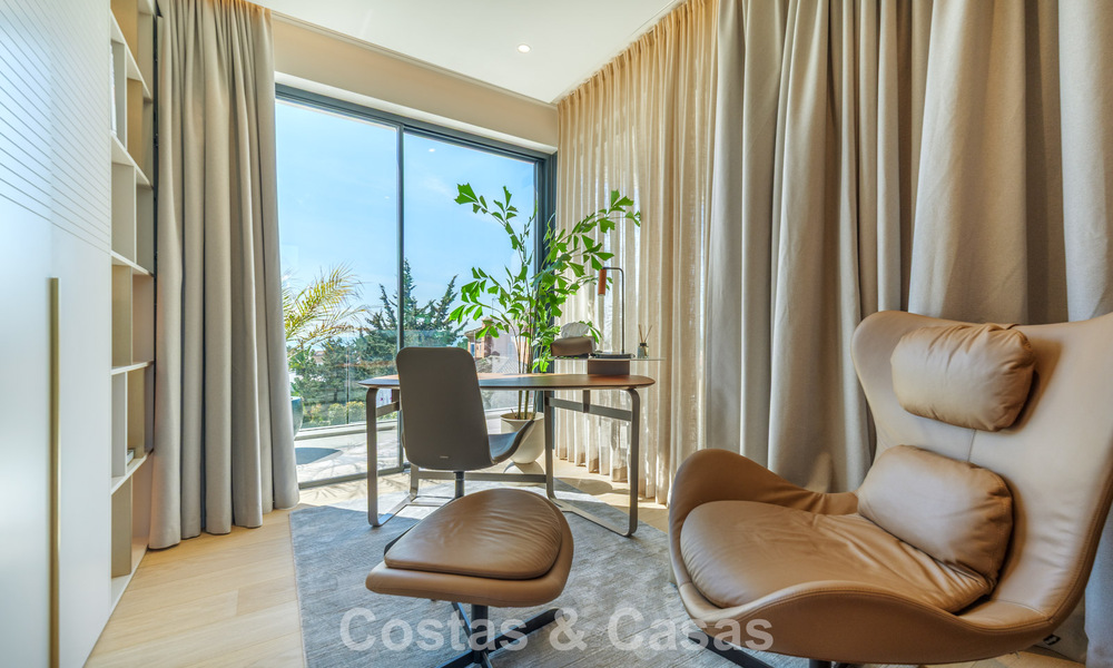 Exclusieve, moderne luxevilla te koop op loopafstand van het strand in het oostelijk deel van Marbella 796903