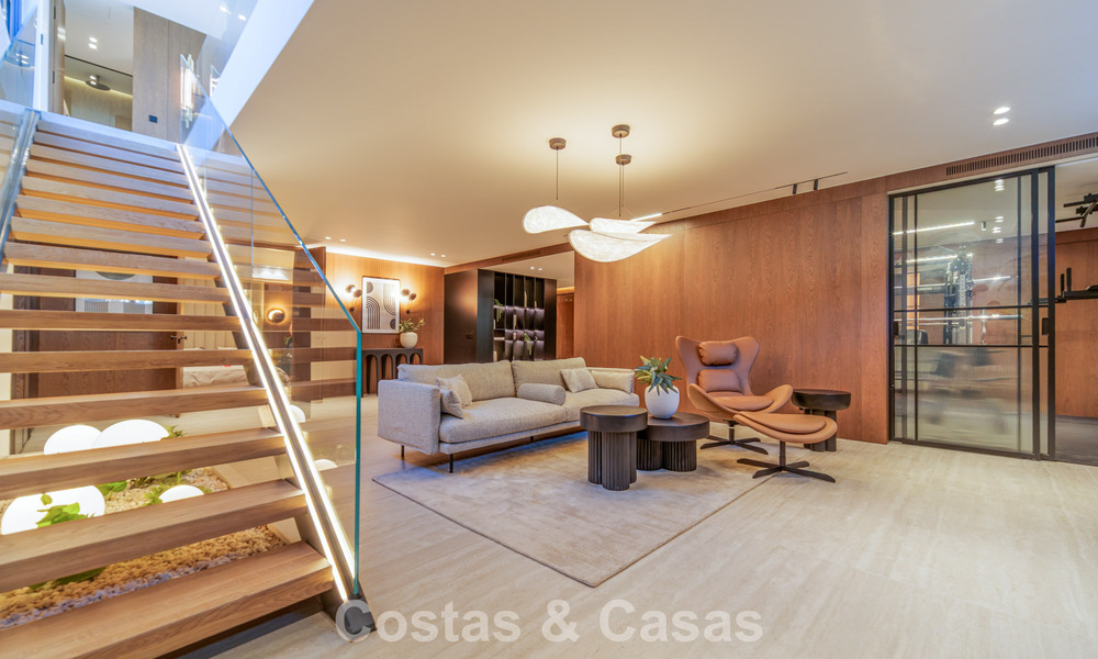 Exclusieve, moderne luxevilla te koop op loopafstand van het strand in het oostelijk deel van Marbella 796913