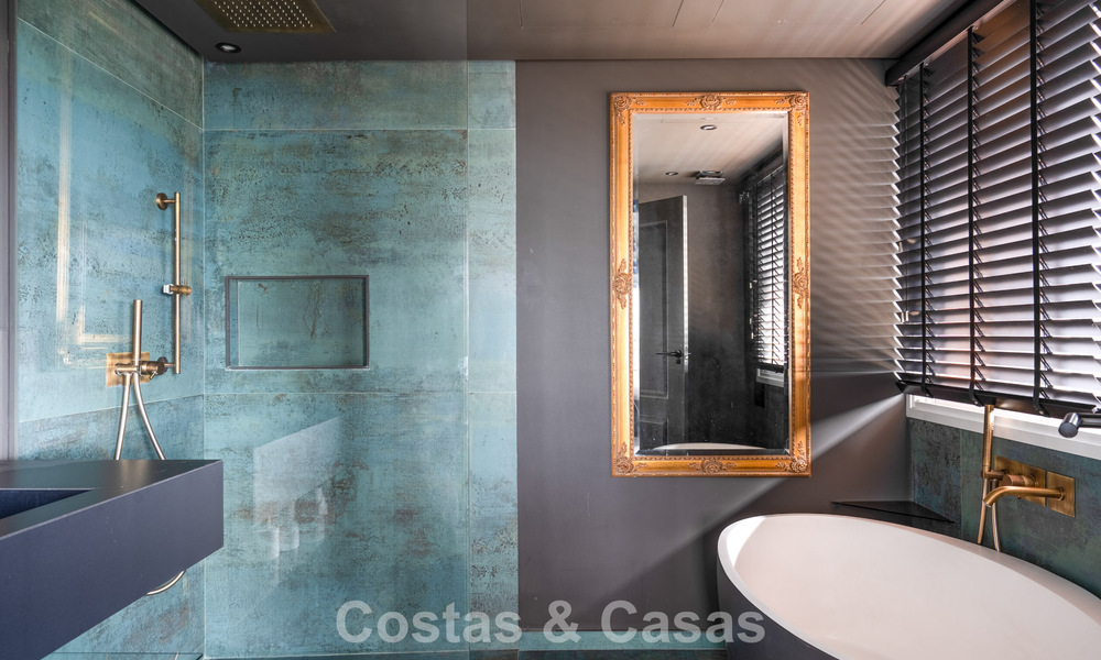 Ruim appartement met panoramisch golf- en zeezicht te koop in Nueva Andalucia, Marbella 796923