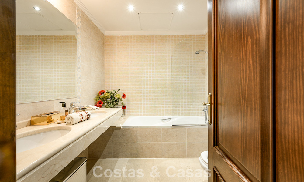 Mediterrane frontline golfvilla met panoramisch uitzicht te koop in La Cala golf resort, Mijas Costa 796477