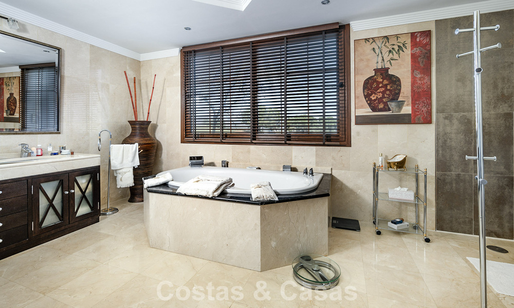 Mediterrane frontline golfvilla met panoramisch uitzicht te koop in La Cala golf resort, Mijas Costa 796485