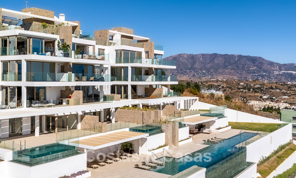 Instapklaar! Luxueuze, moderne appartementen met panoramisch zeezicht te koop in Mijas’ golfvallei aan de Costa del Sol 797090