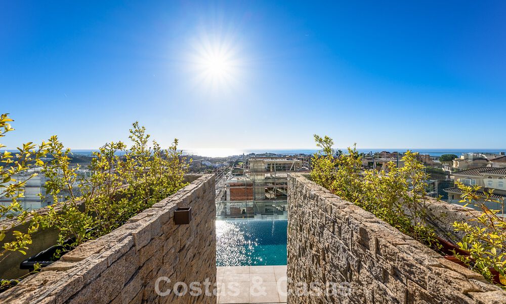 Instapklaar! Luxueuze, moderne appartementen met panoramisch zeezicht te koop in Mijas’ golfvallei aan de Costa del Sol 797093