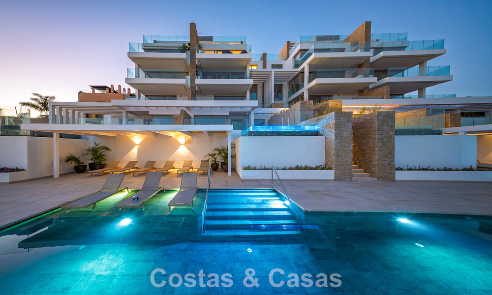 Instapklaar! Luxueuze, moderne appartementen met panoramisch zeezicht te koop in Mijas’ golfvallei aan de Costa del Sol 797104