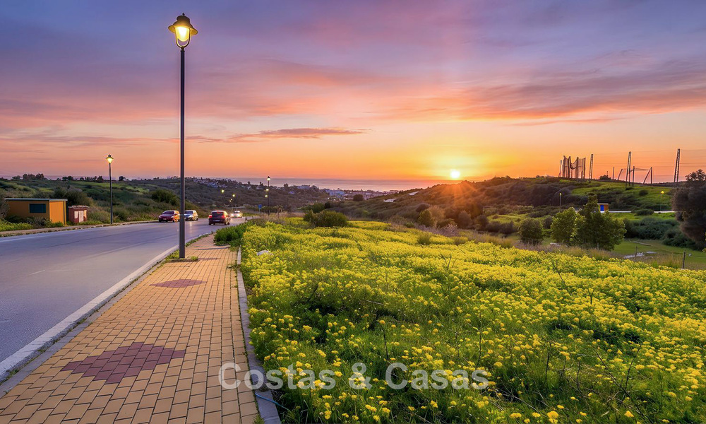 Moderne nieuwbouwvilla’s te koop direct aan de golfbaan vlak bij Estepona centrum 796968