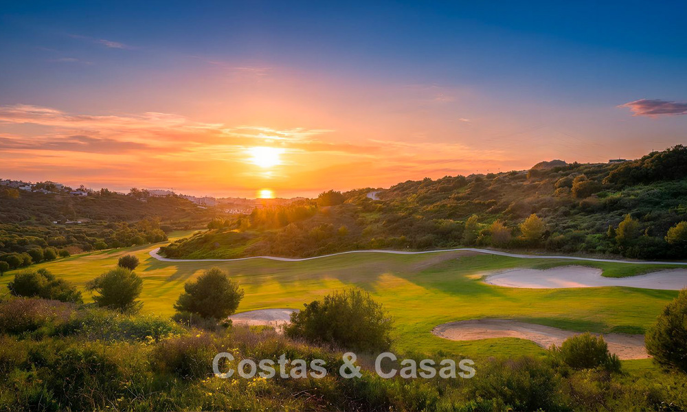 Moderne nieuwbouwvilla’s te koop direct aan de golfbaan vlak bij Estepona centrum 796972