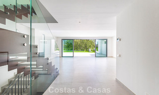 Luxueuze, halfvrijstaande villa te koop dicht bij voorzieningen in Guadalmina golf en San Pedro centrum, Marbella 797173 