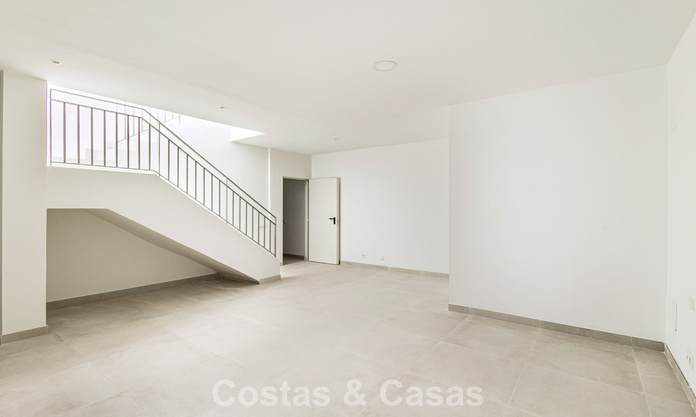 Luxueuze, halfvrijstaande villa te koop dicht bij voorzieningen in Guadalmina golf en San Pedro centrum, Marbella 797179