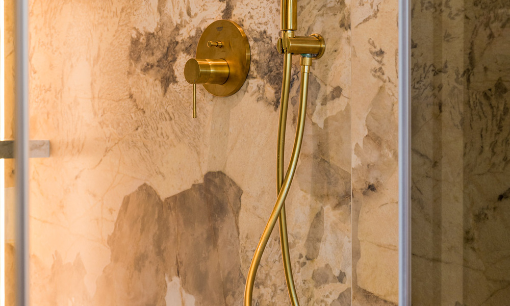 Elegant gerenoveerd appartement te koop op loopafstand van het strand op de New Golden Mile tussen Marbella en Estepona 797210