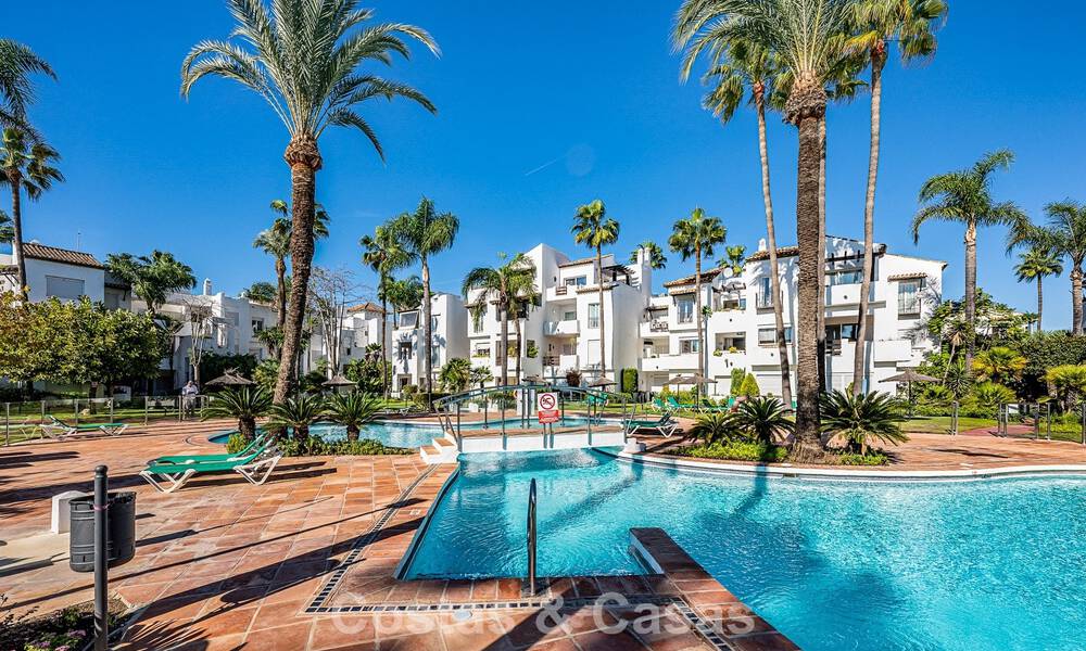 Elegant gerenoveerd appartement te koop op loopafstand van het strand op de New Golden Mile tussen Marbella en Estepona 797231