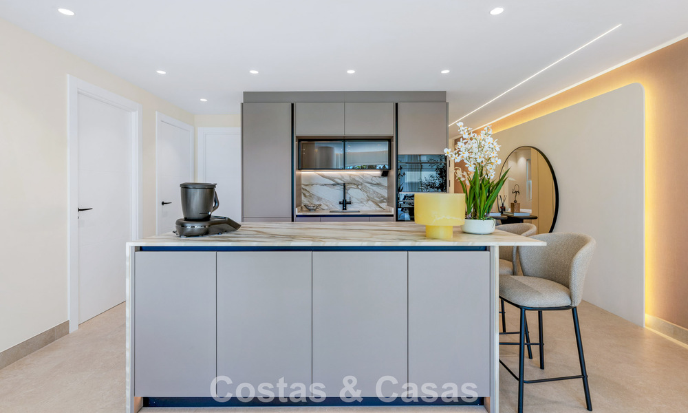 Elegant gerenoveerd appartement te koop op loopafstand van het strand op de New Golden Mile tussen Marbella en Estepona 797244
