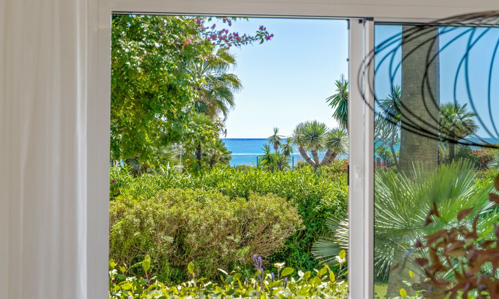 Elegant gerenoveerd appartement te koop op loopafstand van het strand op de New Golden Mile tussen Marbella en Estepona 797258