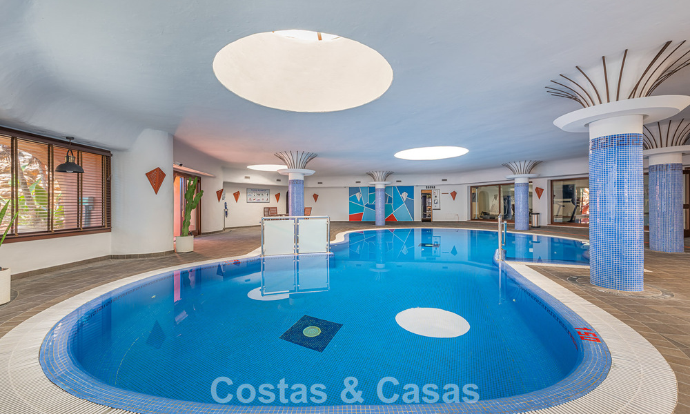 Luxueus duplex penthouse te koop in een vijfsterren strandcomplex op de New Golden Mile tussen Marbella en Estepona 797269