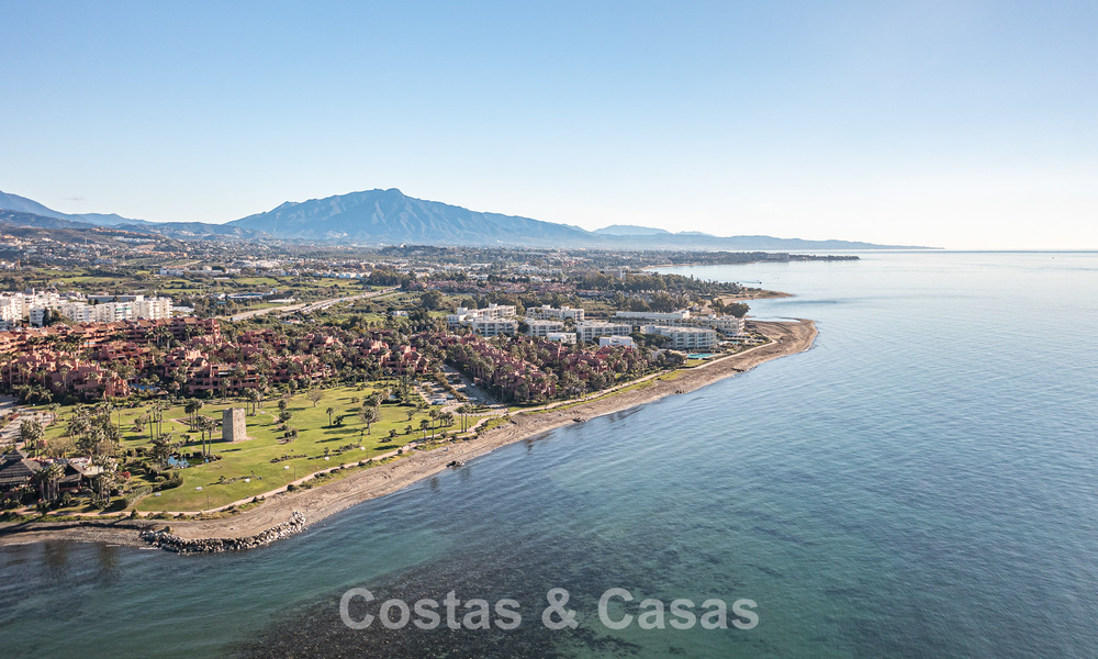 Luxueus duplex penthouse te koop in een vijfsterren strandcomplex op de New Golden Mile tussen Marbella en Estepona 797728