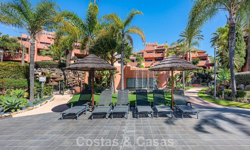 Luxueus duplex penthouse te koop in een vijfsterren strandcomplex op de New Golden Mile tussen Marbella en Estepona 797733