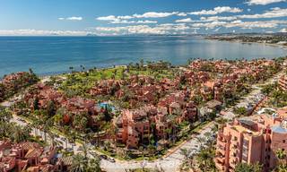 Luxueus duplex penthouse te koop in een vijfsterren strandcomplex op de New Golden Mile tussen Marbella en Estepona 797736 