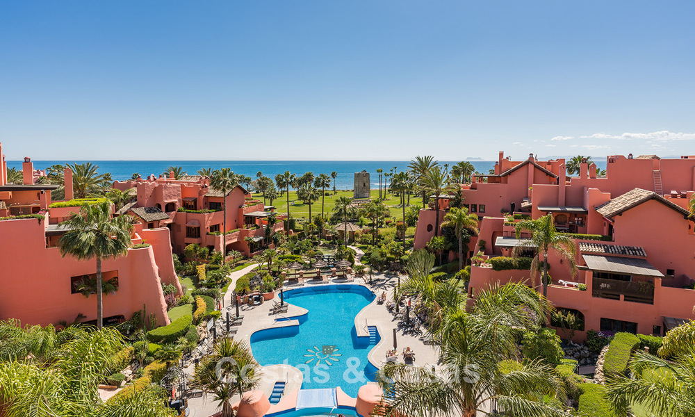 Luxueus duplex penthouse te koop in een vijfsterren strandcomplex op de New Golden Mile tussen Marbella en Estepona 797738