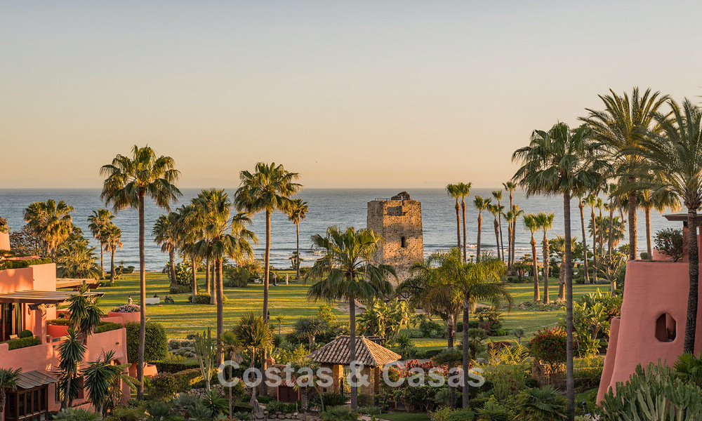 Luxueus duplex penthouse te koop in een vijfsterren strandcomplex op de New Golden Mile tussen Marbella en Estepona 797748