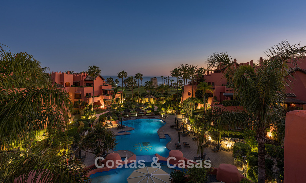 Luxueus duplex penthouse te koop in een vijfsterren strandcomplex op de New Golden Mile tussen Marbella en Estepona 797760