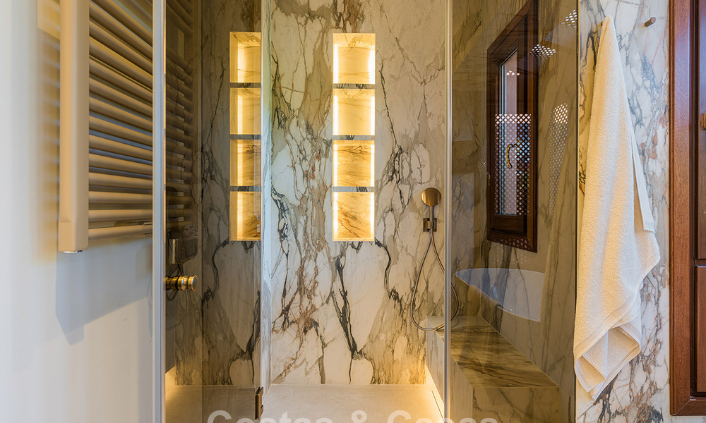 Luxueus duplex penthouse te koop in een vijfsterren strandcomplex op de New Golden Mile tussen Marbella en Estepona 797794