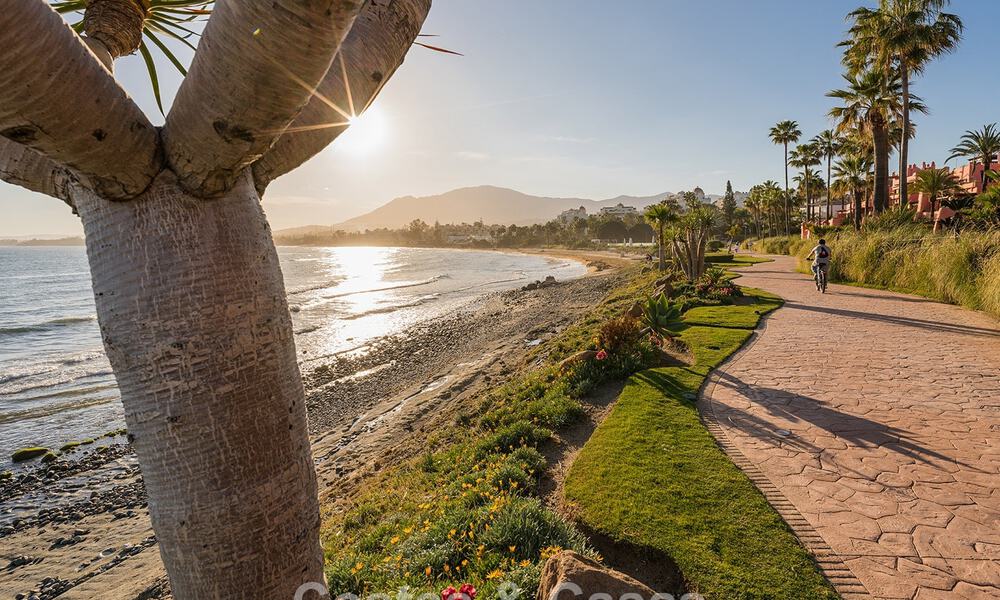 Luxueus duplex penthouse te koop in een vijfsterren strandcomplex op de New Golden Mile tussen Marbella en Estepona 797802