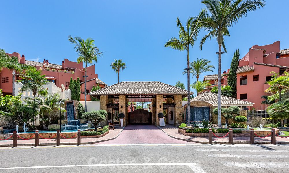 Luxueus duplex penthouse te koop in een vijfsterren strandcomplex op de New Golden Mile tussen Marbella en Estepona 797814