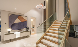 Gesofisticeerde luxevilla te koop in een exclusieve, rustige, gated woonwijk op de Golden Mile van Marbella 798018 