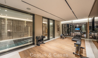 Gesofisticeerde luxevilla te koop in een exclusieve, rustige, gated woonwijk op de Golden Mile van Marbella 798023 