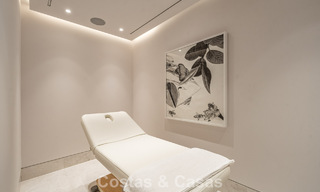 Gesofisticeerde luxevilla te koop in een exclusieve, rustige, gated woonwijk op de Golden Mile van Marbella 798024 