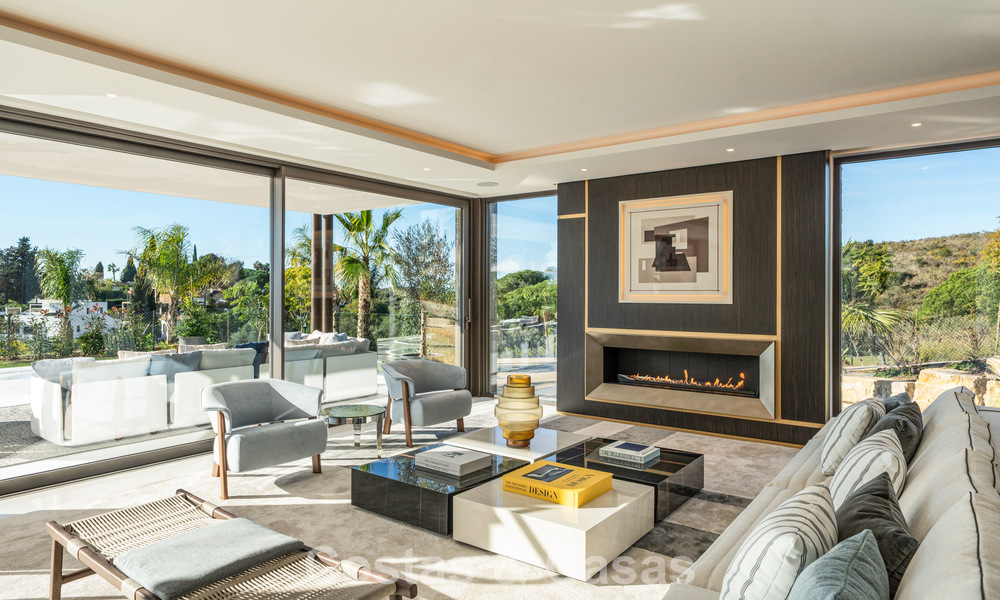 Gesofisticeerde luxevilla te koop in een exclusieve, rustige, gated woonwijk op de Golden Mile van Marbella 798028