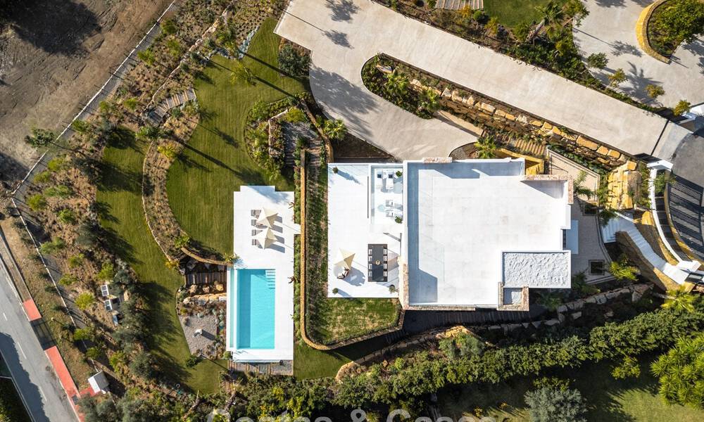 Gesofisticeerde luxevilla te koop in een exclusieve, rustige, gated woonwijk op de Golden Mile van Marbella 798041