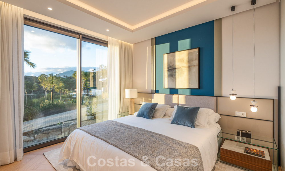 Gesofisticeerde luxevilla te koop in een exclusieve, rustige, gated woonwijk op de Golden Mile van Marbella 798049